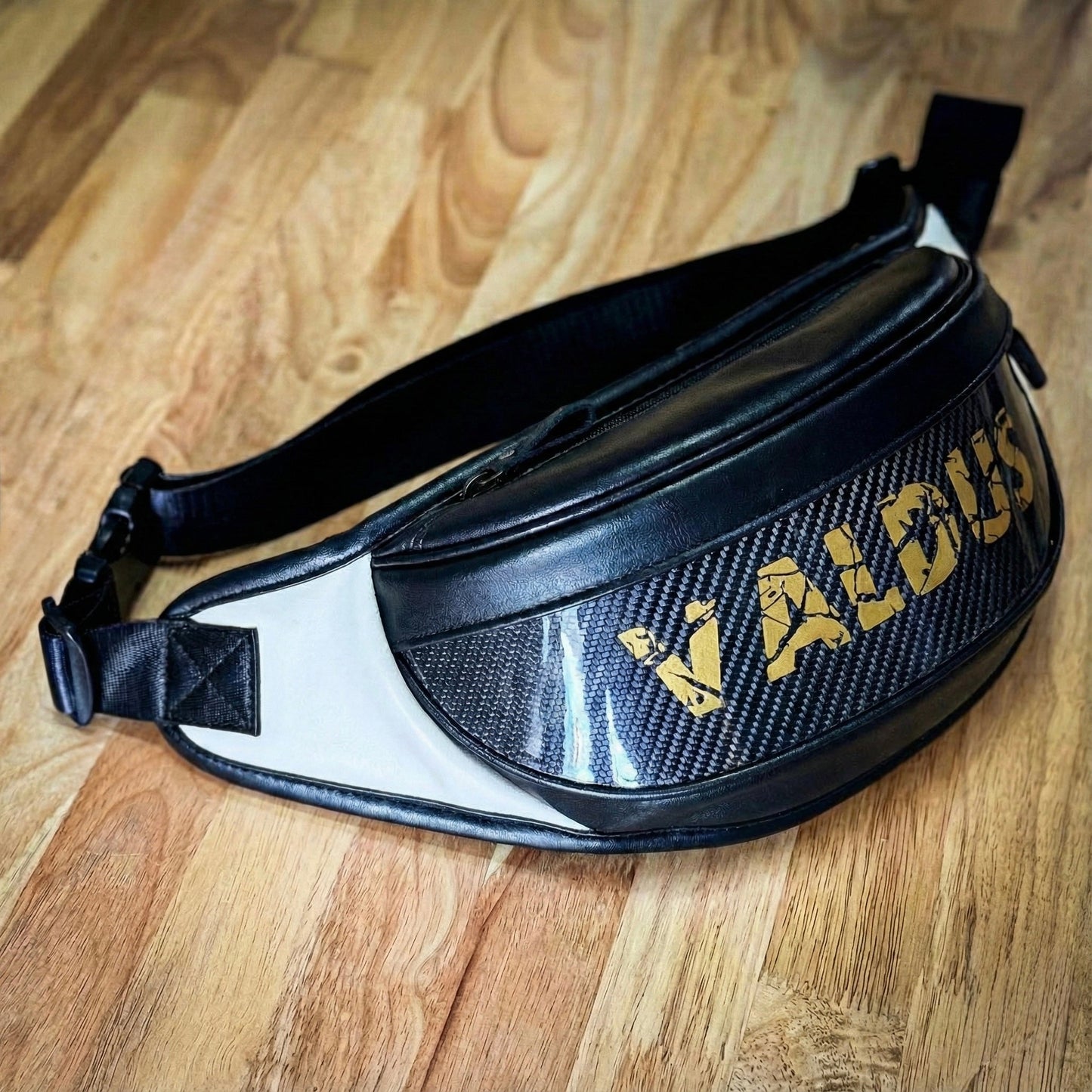 Valdus Motorcycle Rider Backpack｜Waist Bag｜Premium Leather Carbon Fiber｜High-Quality Riding Gear